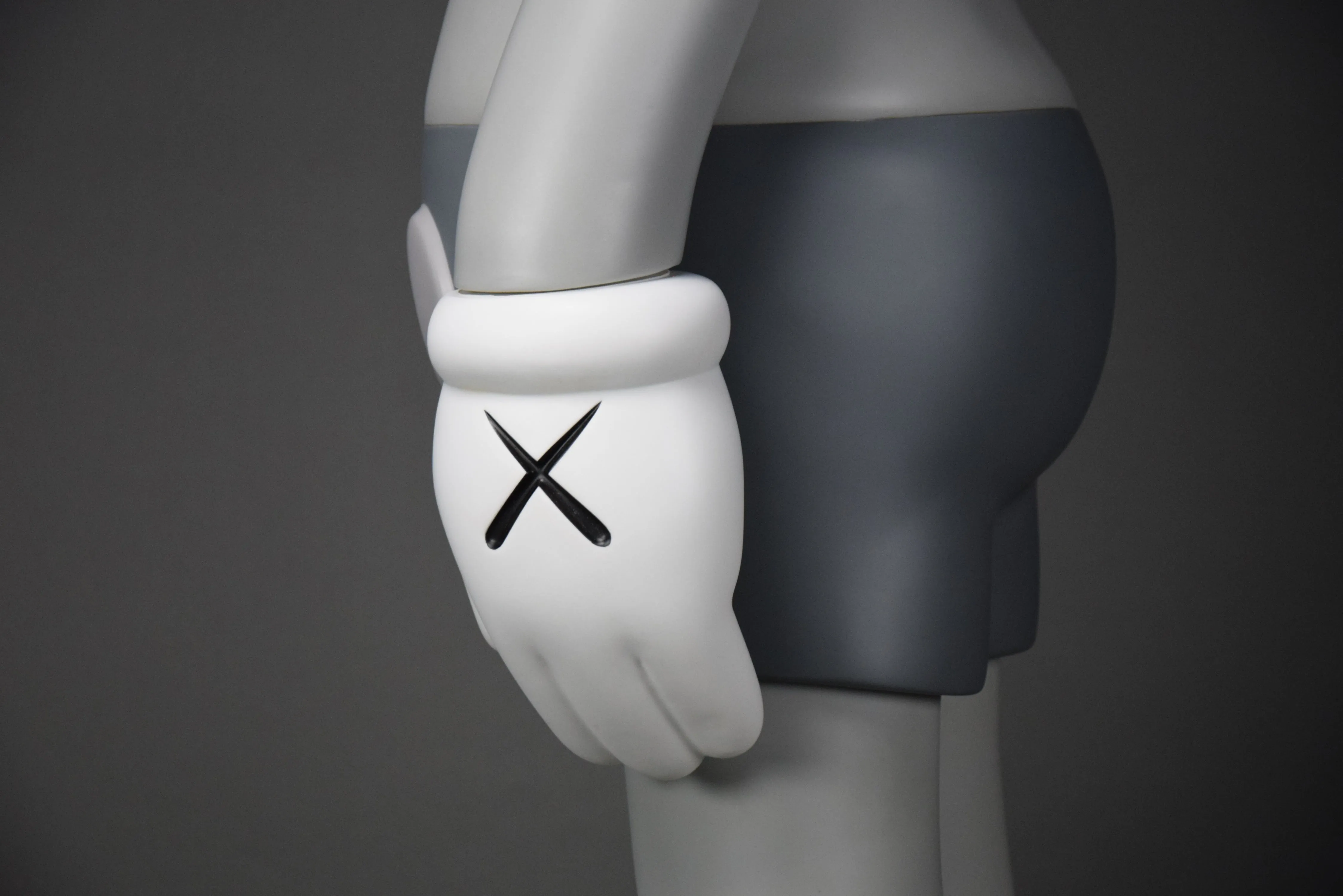 KAWS 4ft Companion XXL 2007