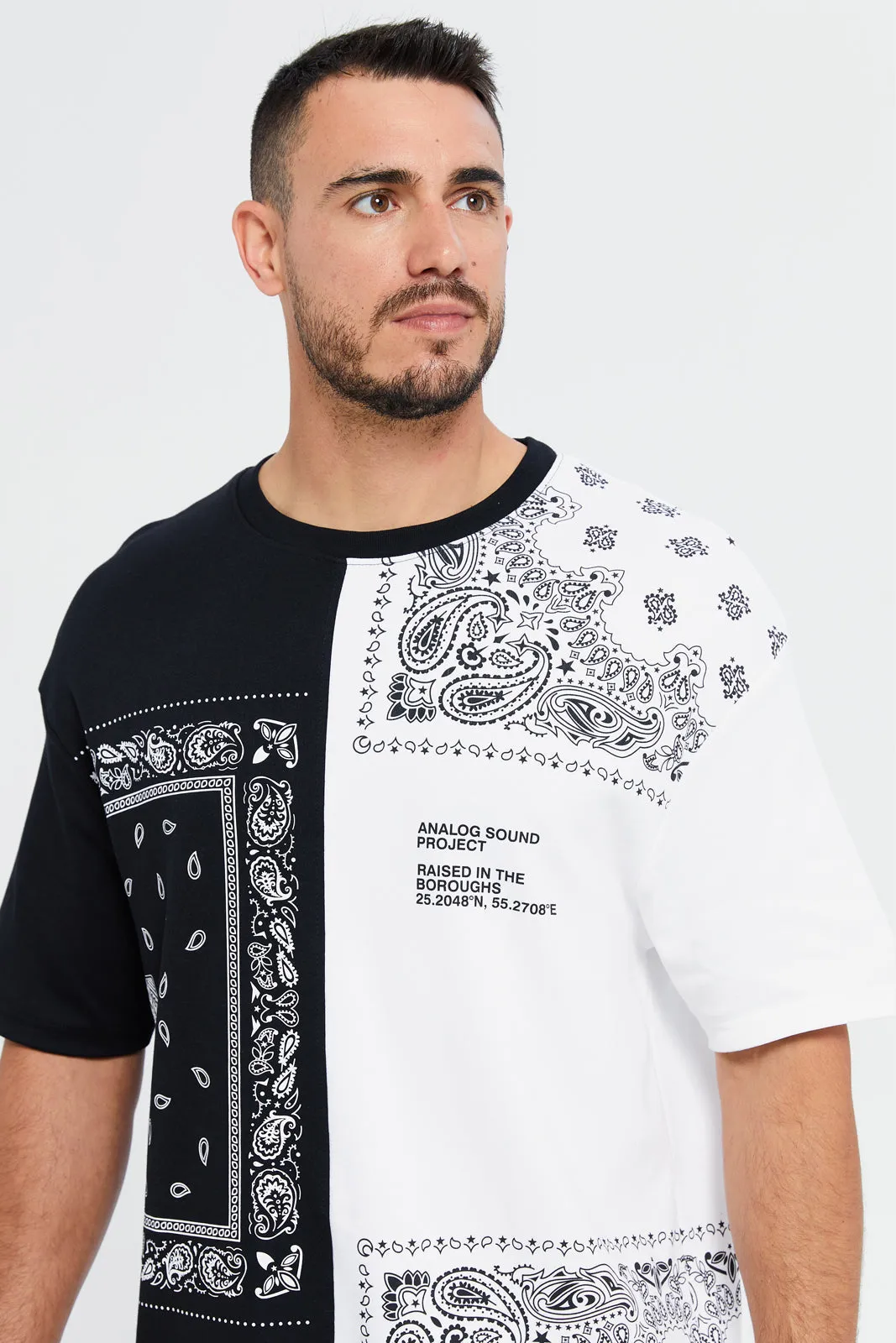 Men White And Black Paisley Print T-Shirt